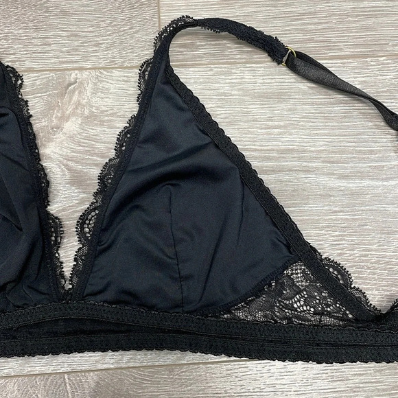 Urban Outfitters Out From Under Black Lace Lined Bralette L - Picture 12 of 15